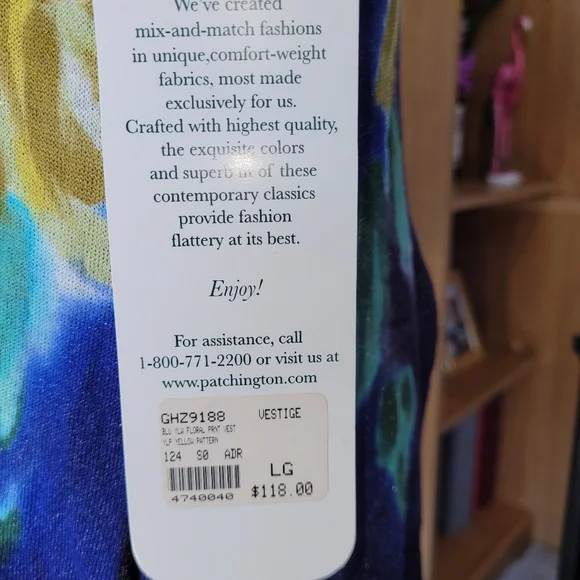 Womens sweater/ shaw - Picture 3 of 4